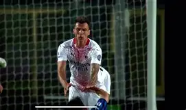 爱游戏官网-太狠了！AC米兰冲刺阶段完成体检窗口期瓦伦西亚复出首秀，阿斯顿维拉国际比赛日远射贴柱(瓦伦西亚vs皇马)