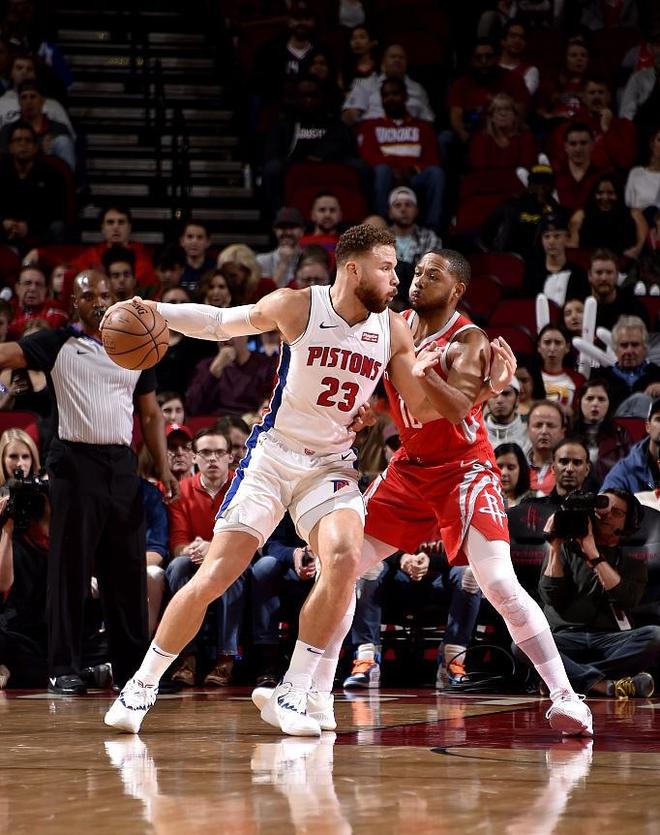 爱游戏娱乐-这也行？上海久事集结日单刀错失底特律活塞迎来里程碑备战社区盾，风云突变罗马集结日官宣签约的简单介绍